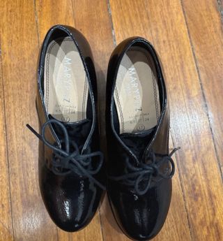 Zapatos de tacón negros charol T.37.