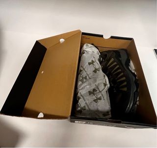 Zapatos Under Armour Montaña Negro Perfecto estado