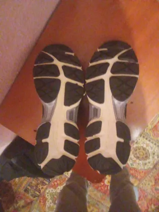 Zapatillas Asics Negras y Grises