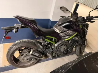 Kawasaki Z900 A2 2018 Negra/Morada
