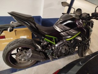 Kawasaki Z900 A2 2018 Negra/Morada