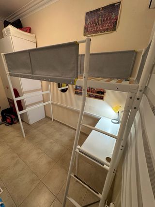 Litera con escritorio y barrera