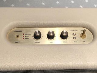 Altavoz Marshall Beige y Dorado