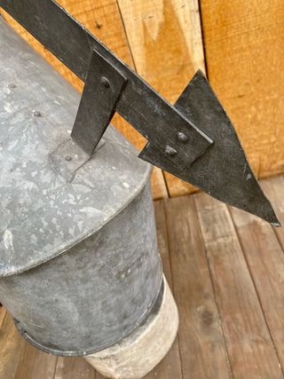 Veleta antigua de chimenea