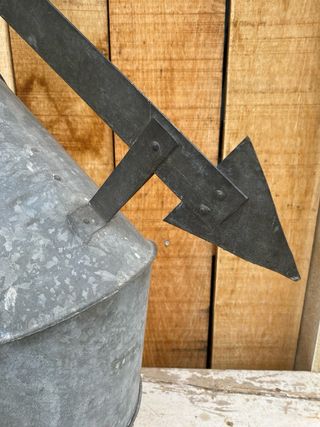 Veleta antigua de chimenea