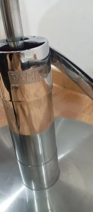 2 Sillones de Peluquería violetas