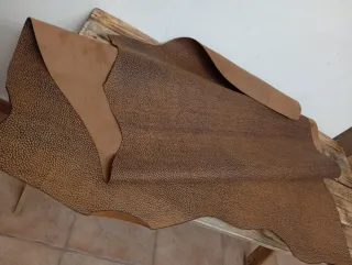 Piel de vacuno con grabado