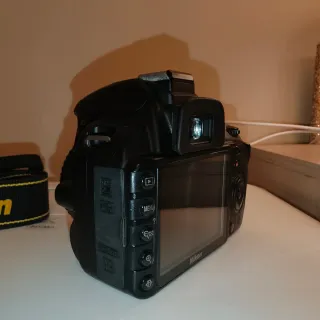 Nikon D3100 Fotocamera Reflex con due batterie