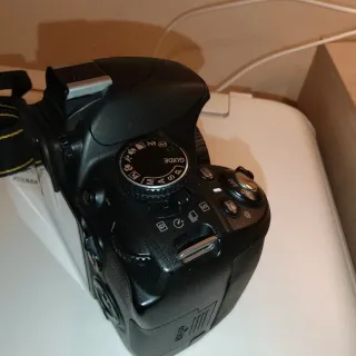 Nikon D3100 Fotocamera Reflex con due batterie