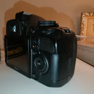 Nikon D3100 Fotocamera Reflex con due batterie