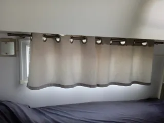 2 Cortinas Beige/Gris + 2 Barras