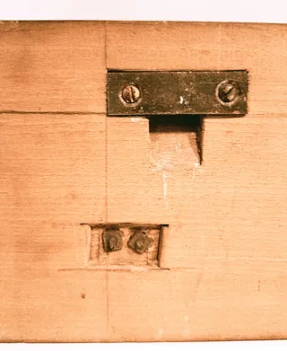 Appendiabiti a 3 ganci da parete