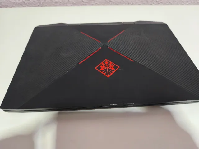 Portátil Gamer HP Omen 15 Negro/Rojo