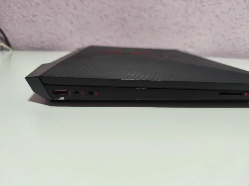 Portátil Gamer HP Omen 15 Negro/Rojo afbeelding 2