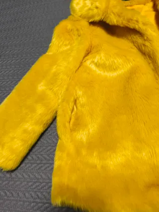 Chaquetón pelo mostaza Lefties