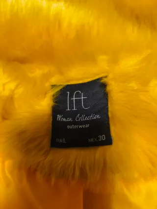 Chaquetón pelo mostaza Lefties