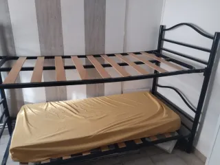 Literas metálicas azules