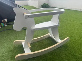 Caballito de madera para niños