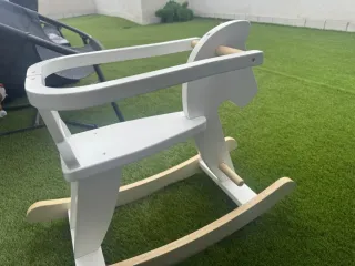 Caballito de madera para niños