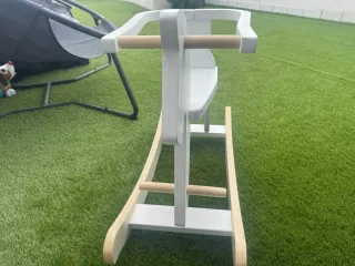 Caballito de madera para niños