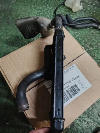 Radiador y botella Derbi Senda