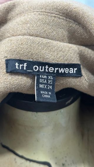 Abrigo largo beige Zara