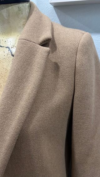 Abrigo largo beige Zara