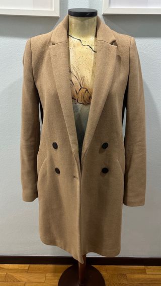 Abrigo largo beige Zara