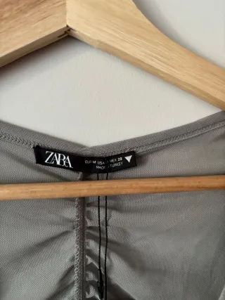 Top Zara gris drapeado talla M