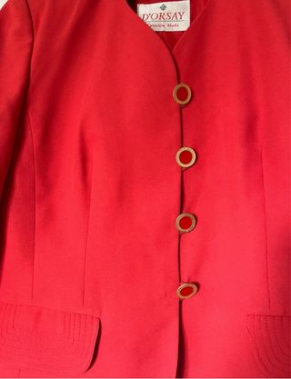 Elegante Conjunto Rojo Chaqueta y Vestido D’ors