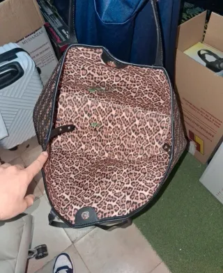 Bolso Guess Marrón y Dorado