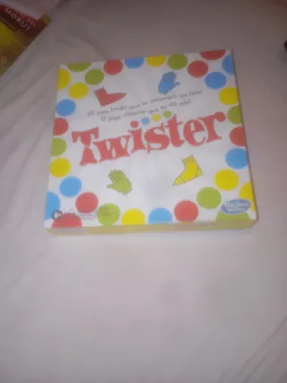 Pack 2 Juegos + Libro: Twister y El Amuleto del Oj