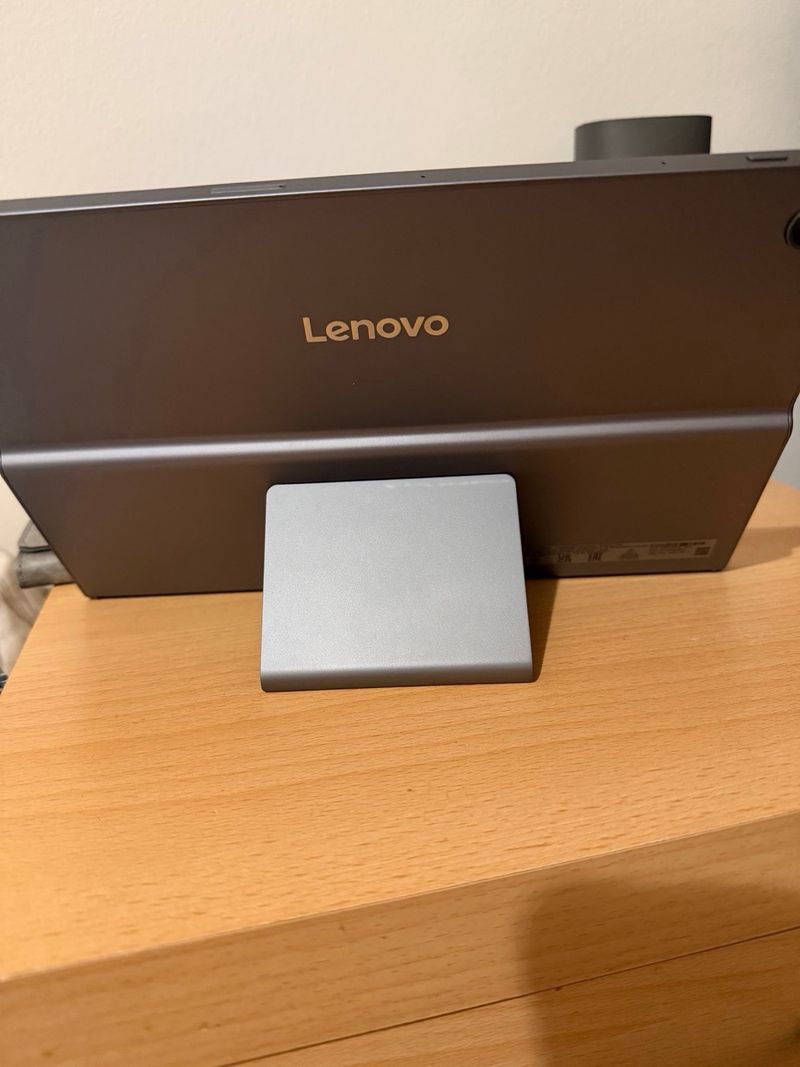 Lenovo Tab Plus Gris afbeelding 2