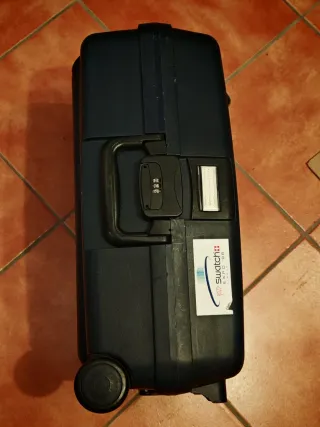 Maleta de cabina rígida.