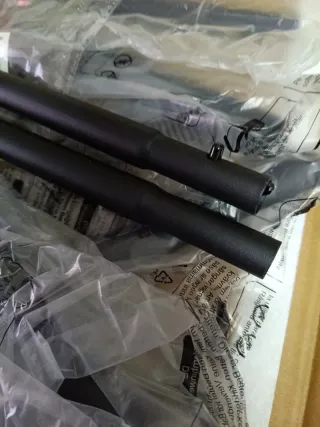 VASAGLE Appendiabiti, Appendiabiti per Cappotti, Appendiabiti per Cappelli e Cappotti, Stile Industriale, con 2 Ripiani, per Abbigliamento, Cappello, Borsa, Marrone Rustico e Nero RCR16BXV1