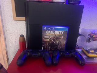 PS4 (PlayStation 4) con 2 controller, scambio con tv