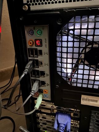 Torre PC Sagitta II Lux + Monitor