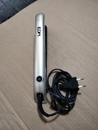 Plancha de pelo EDM dorada y negra