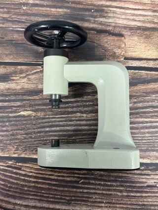 Prensa de tornillo + tases para relojeria/joyeria