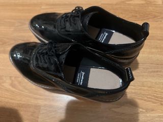 Zapatos negros charol plataforma mocasin mujer