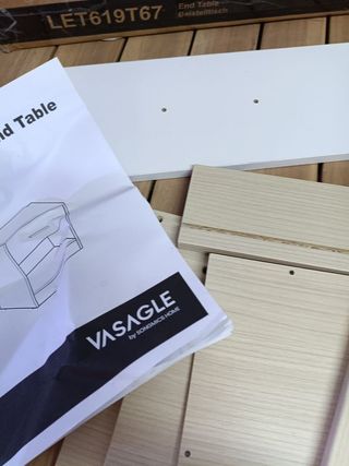 VASAGLE Mesita de Noche, Mesa Auxiliar con Cajón, Asa, Compartimento Abierto, para Dormitorio, Salón, Beige Natural y Blanco Nube LET619T67