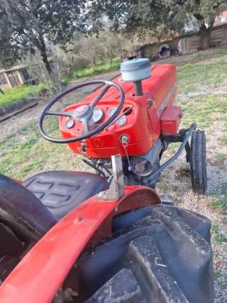 Tractor Massey Ferguson