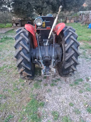 Tractor Massey Ferguson