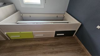 Estructura de cama con cajones