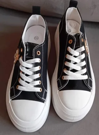 Tênis Preto Novo Tamanho 40