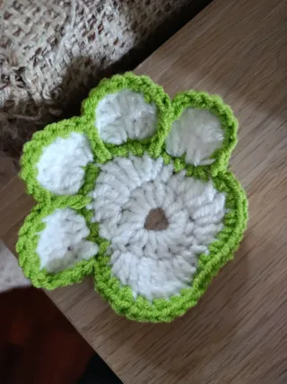 Sottobicchiere ad uncinetto a firma di zampa