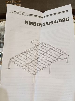 VASAGLE Marco de Cama Matrimonio, Estructura de Cama de Metal, con Estantes de Almacenamiento, Invitados, para Colchón de 140 x 190 cm, Fácil Montaje, Negro Tinta RMB093B01