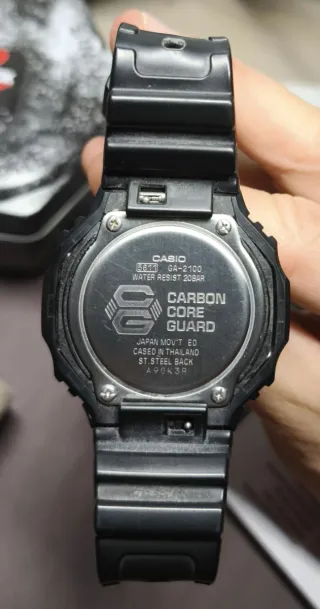 Reloj G-Shock Negro con Correa Roja Extra.