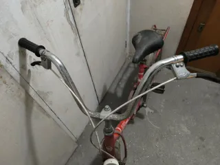 Bicicleta BH antigua roja