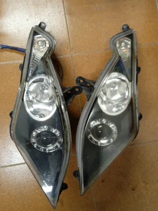 Kymco súperdink 125/300  Focos faros delanteros